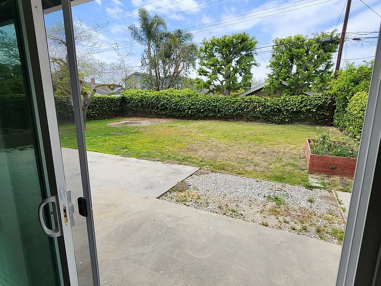 12091 Cherry St — Photo 23