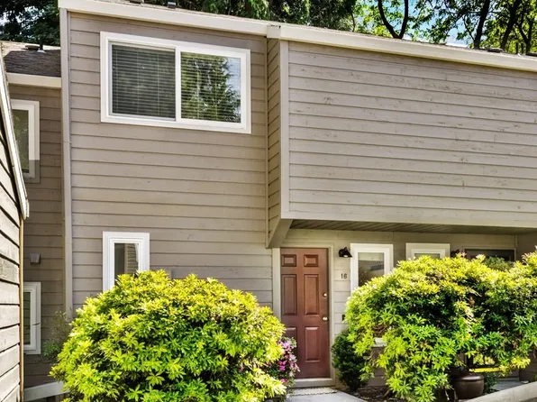 4880 SW Scholls Ferry Rd APT 16, Portland, OR 97225