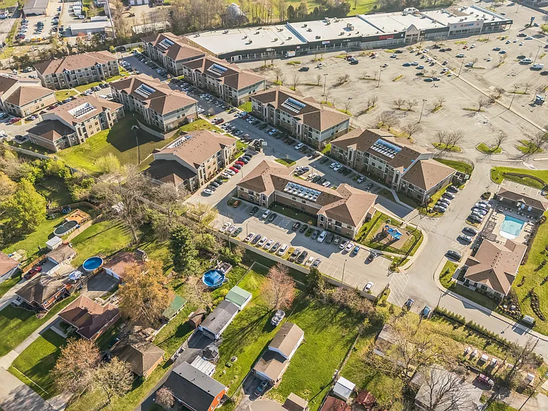 Frontgate Apartments — Photo 62