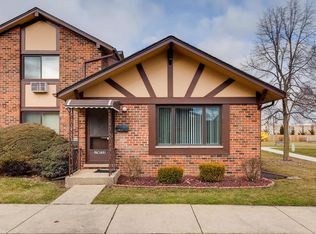 17W722 Kirkland Ln, Villa Park, IL 60181