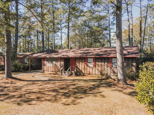 509 Tanglewood Dr, Thomasville, GA 31792