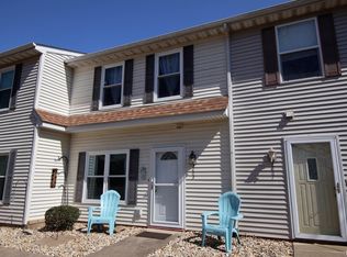 3863 W Palmyra Ct, Peoria, IL 61604