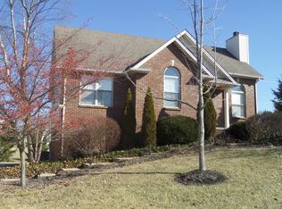 908 N Meadowhill Rd, Paris, KY 40361