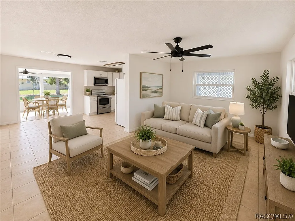 3 bed, 2.0 bath, 1104 sqft, $1,600 — Photo 2