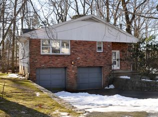 36 Maplewood Rd, Hartsdale, NY 10530