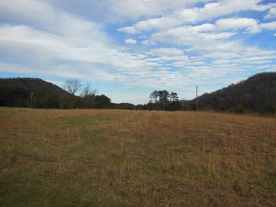2nd image of Reagan Valley Rd