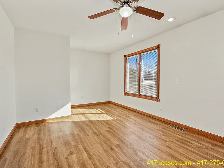 1261 E Lakewood St — Photo 19