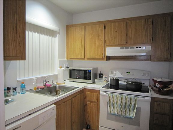 5th image of 10180 NW 30th Court #304
