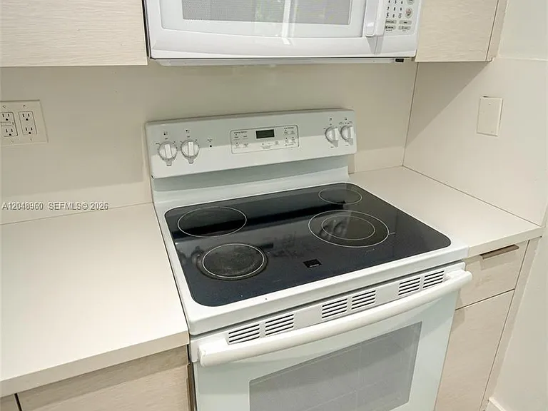 810 Salzedo St #15 — Photo 12