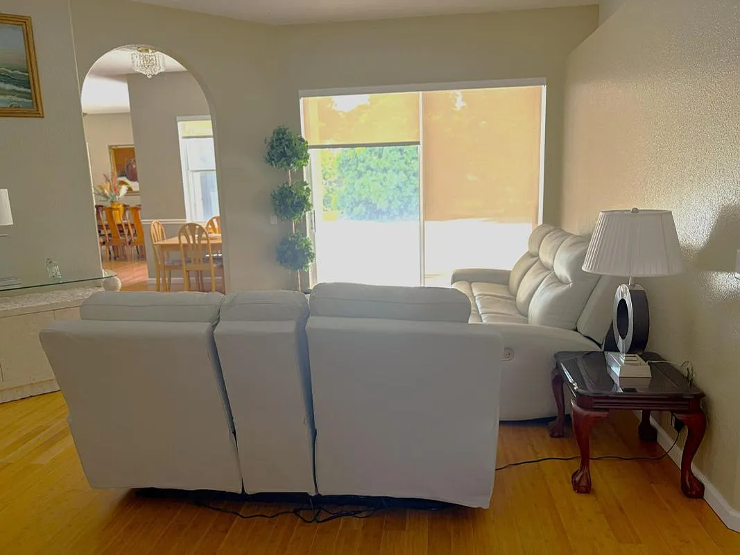 5 bed, 3.0 bath, 2296 sqft, $4,000 — Photo 4