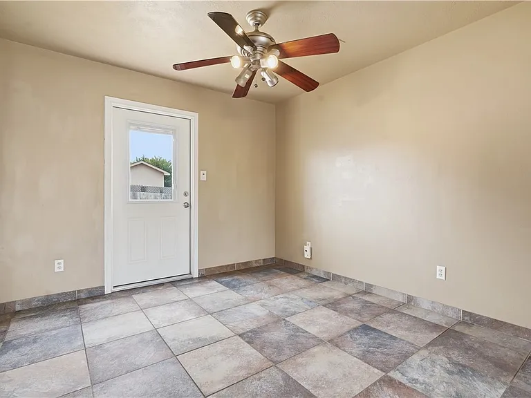 2443 Pintail Loop — Photo 9
