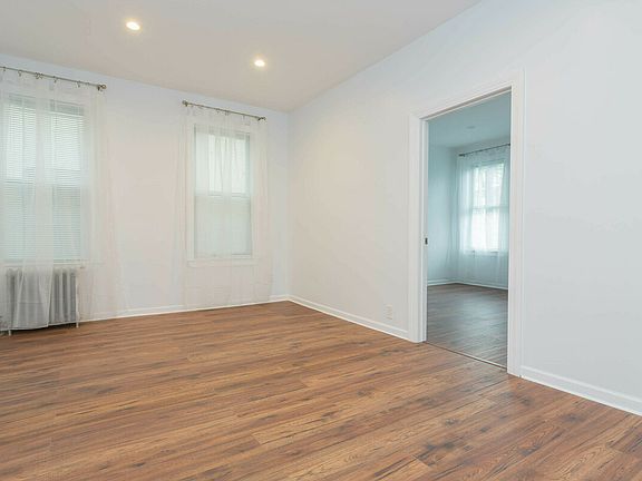 3rd image of 3121 89th St APT 1R