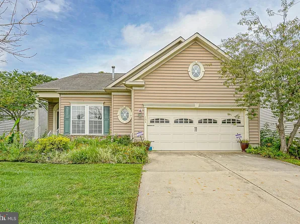 184 Hearthstone Dr, Berlin, NJ 08009