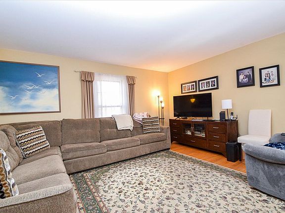 4th image of 2754 Tanglewood Dr