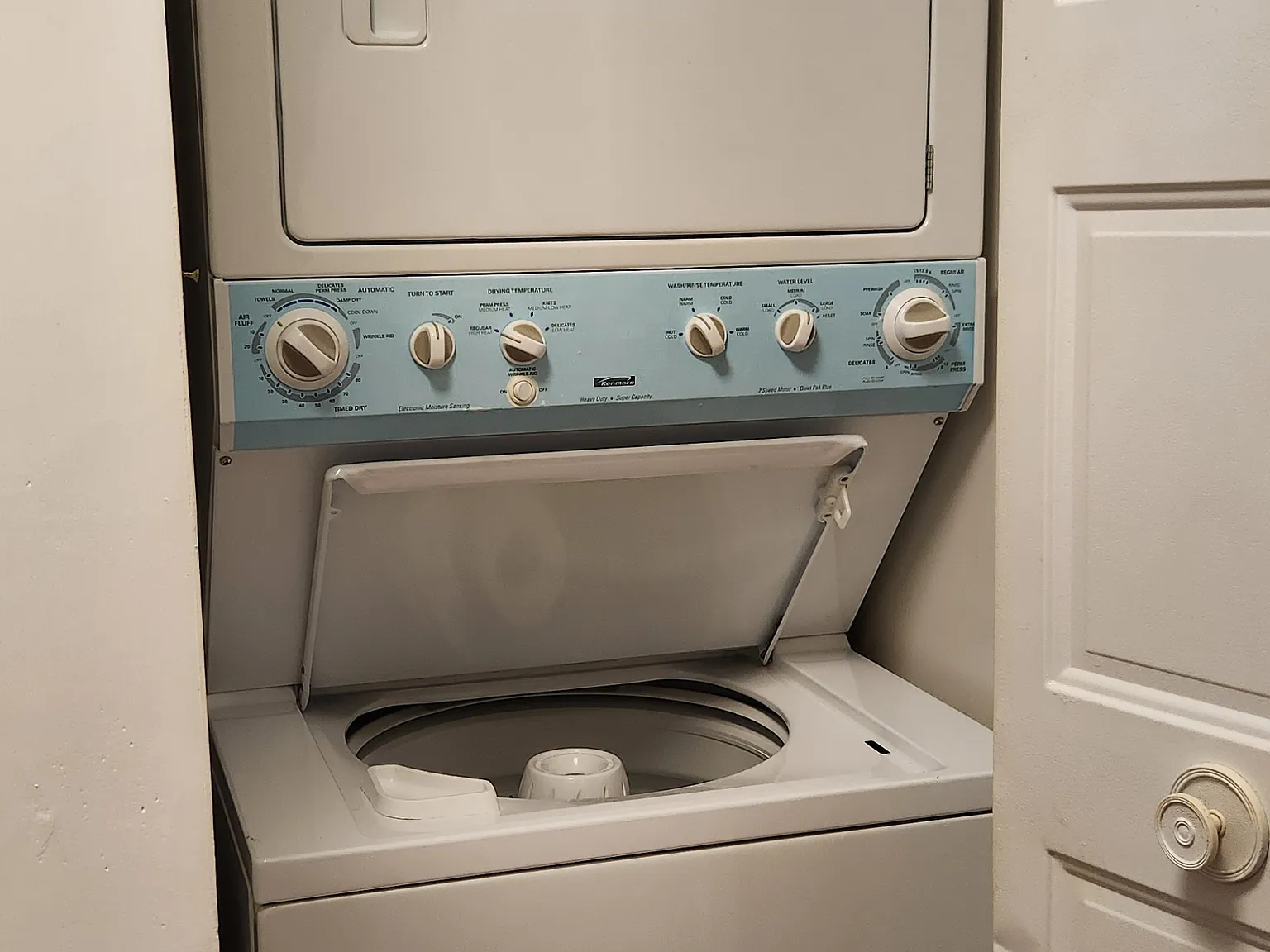 2 bed, 1.5 bath, 1012 sqft, $2,150 — Photo 3