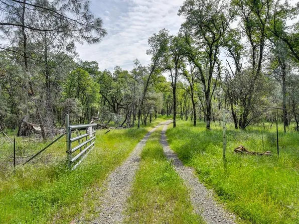 672 Rose Dr, Garden Valley, CA 95633