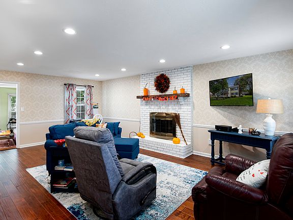 4th image of 613 Deerfield Dr