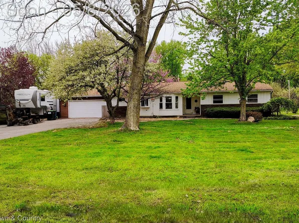 222 Bain Dr, Howell, MI 48855