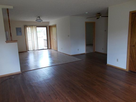 2nd image of 271 Blue Bird Dr