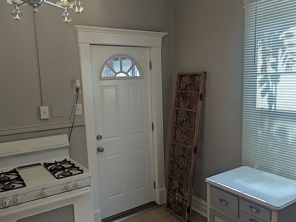 4th image of 761 E 3rd St APT 2