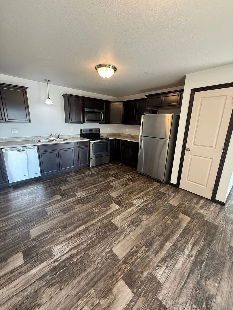 857 Tower Rd — Photo 1