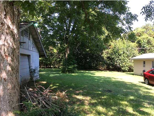 2nd image of 6815 Overlook Rd