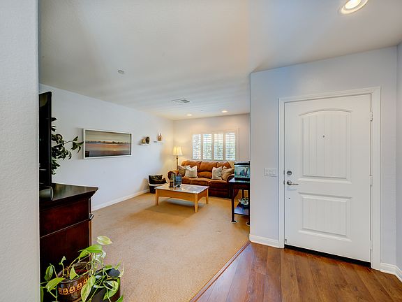 3rd image of 1301 Las Brisas Dr
