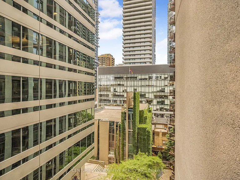 85 Bloor St E #805 — Photo 23