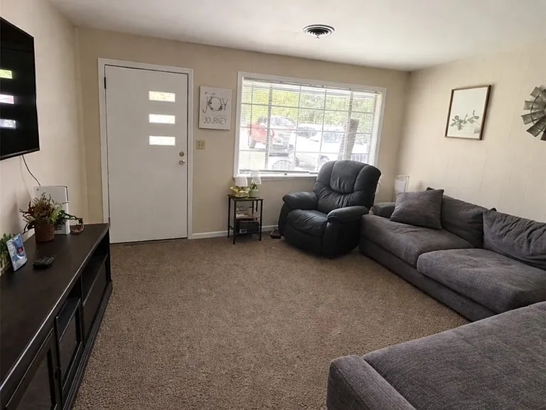 3881 Frasier St — Photo 6