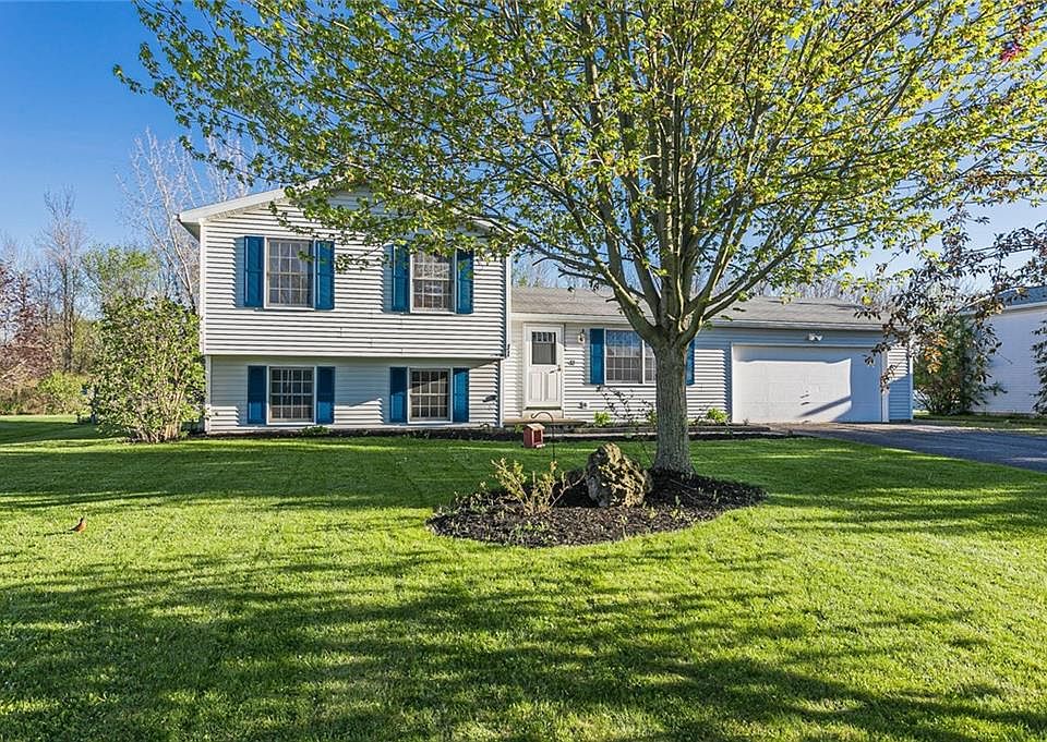 1st image of 11 Woodstock Ln