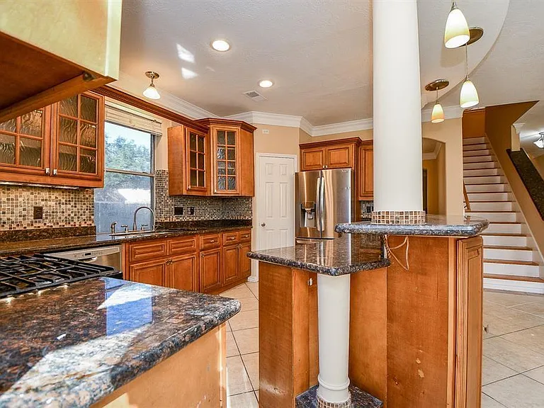 21219 Flat Creek Ln — Photo 3