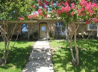 2221 Carmel Dr, Carrollton, TX 75006