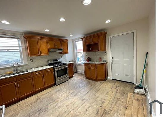 2nd image of 413 21st Ave #1