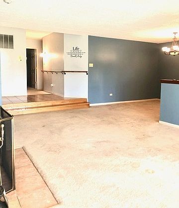 5th image of 400 Waterford Ct APT 1B