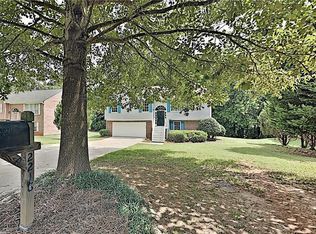 2218 Cobb Creek Dr, Decatur, GA 30032