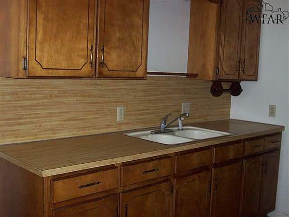 3rd image of 2815 McGaha Ave