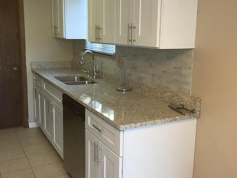 1270 Merrimac Ln N — Photo 12