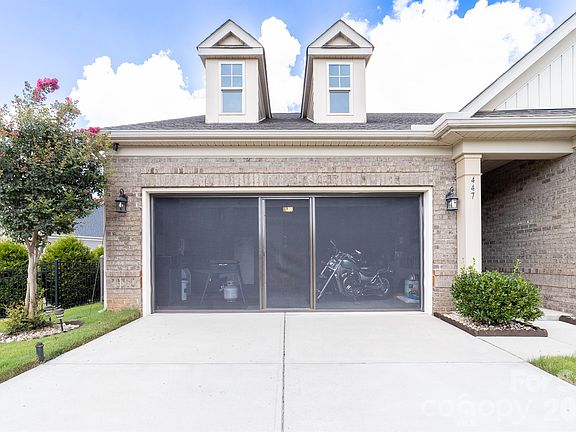 4th image of 447 Fir Tree Ct NW
