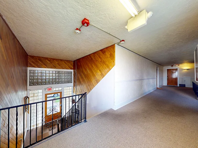 435 -Keystone Apartments — Photo 12