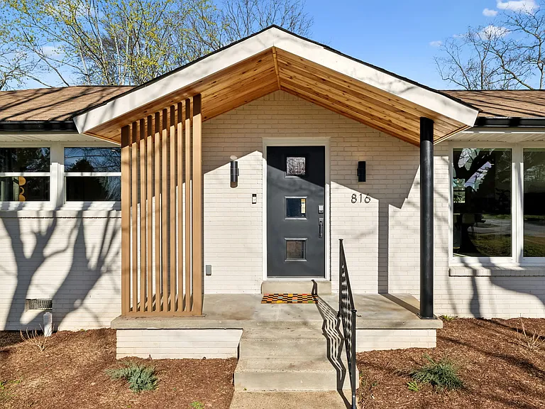 816 Victoria Dr — Photo 41