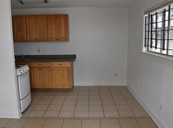 4th image of 2601 Carondelet St #D