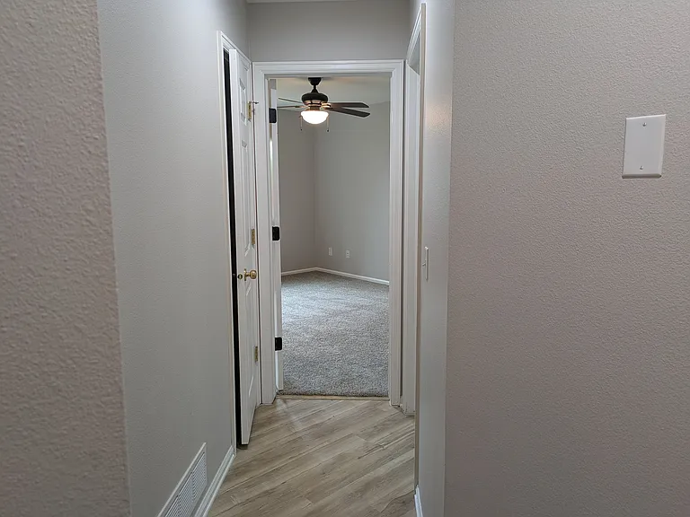 2067 Woodpark Dr — Photo 24