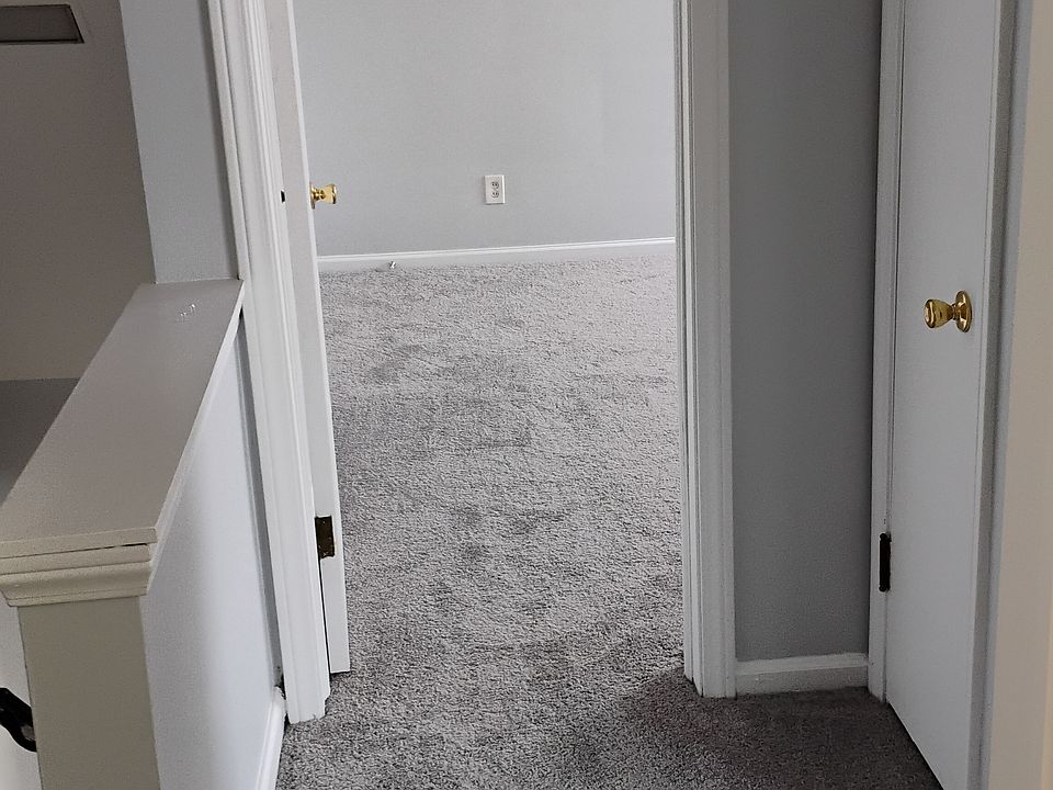 2nd floor hall to bed rooms