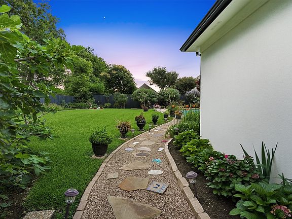 5th image of 107 Nob Hill Ln