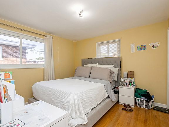 4th image of 6114 N Ravenswood Ave