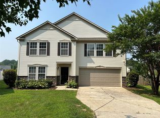 3244 Bamburgh Ct, Charlotte, NC 28216