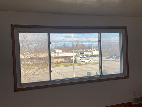 3rd image of 2527 Sheridan Dr APT 3