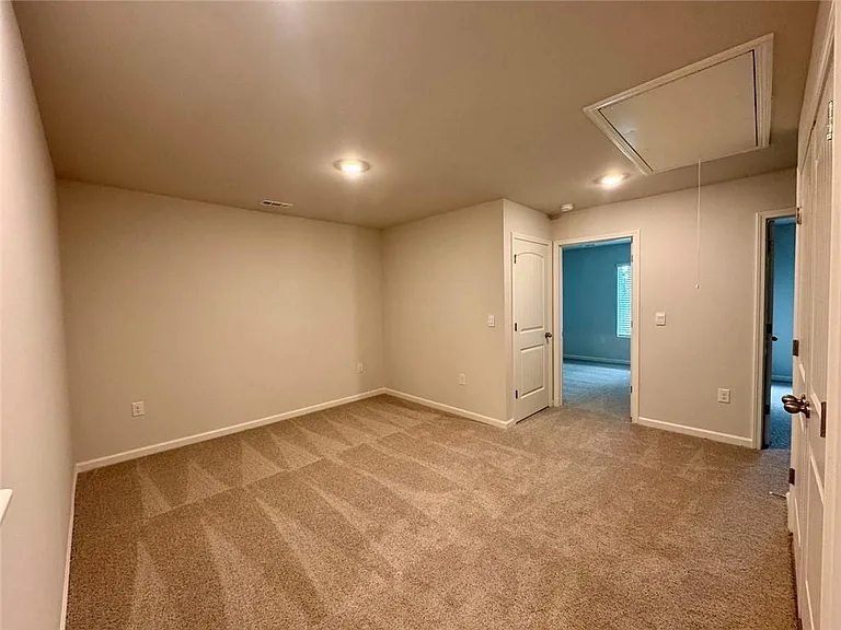24 Berryville Dr — Photo 12