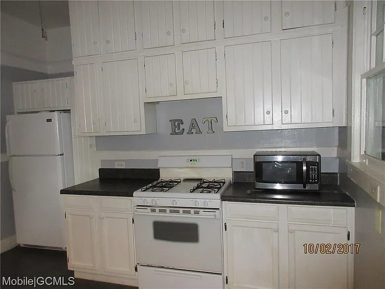 1576 Dauphin St — Photo 8
