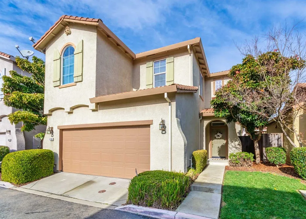 176 Dragonfly Cir photo 1